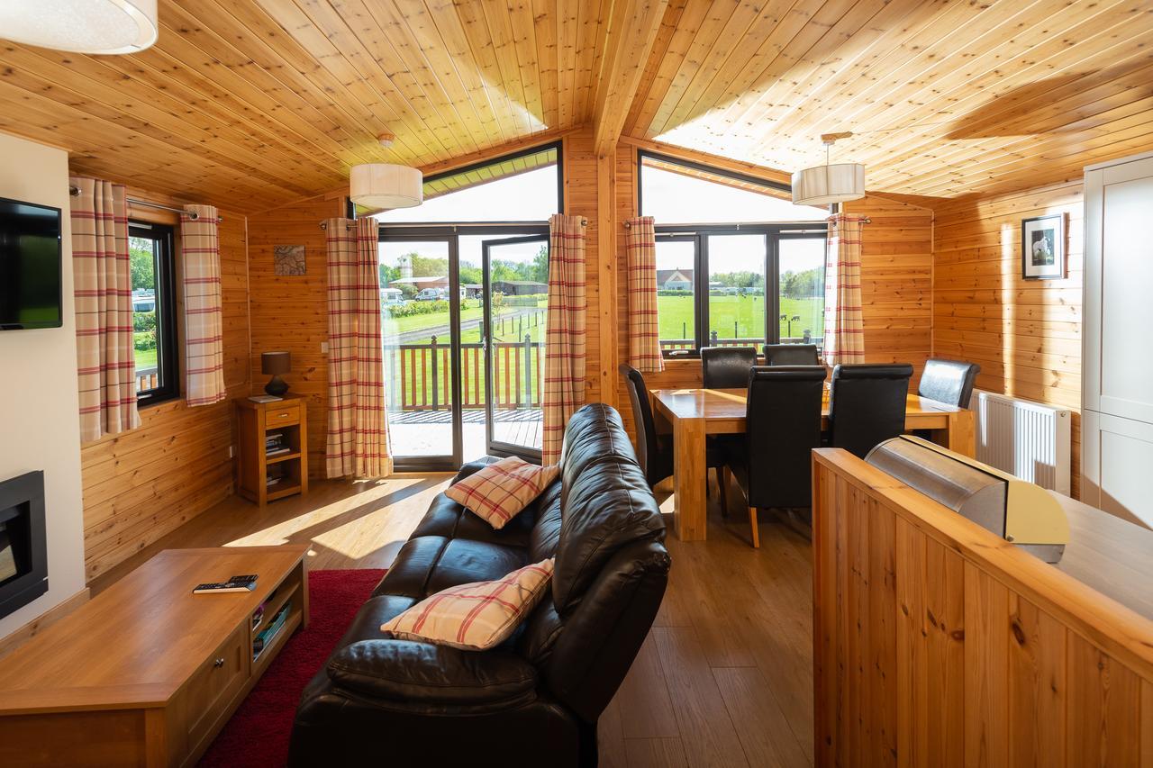 Linwater Holiday Park Villa Newbridge  ภายนอก รูปภาพ